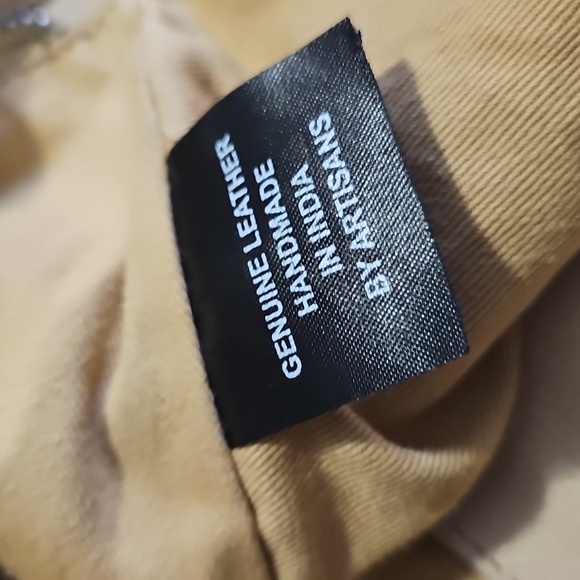 Latico Leathers Colin In Honey - Picture 5 of 9